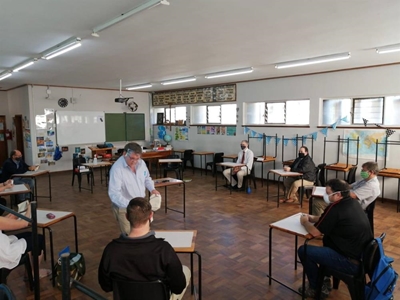 Onnies terug by die skool