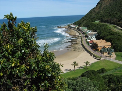 Teenager and dad rescued from surfline at Vic Bay