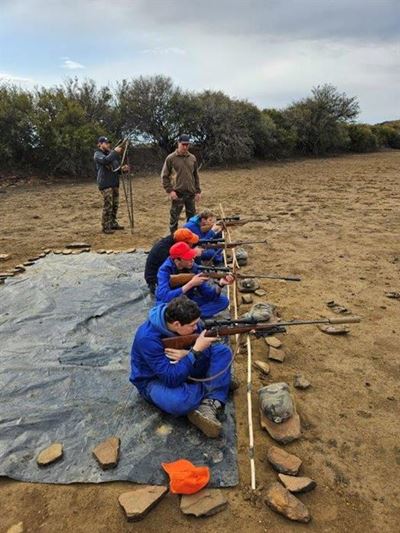 Jong jagters besoek die Noord-Kaap