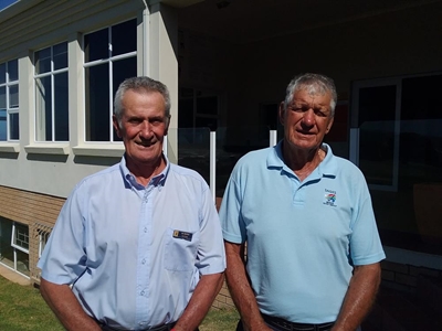Sages geniet heerlike gholfweer op Stilbaai