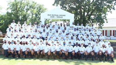 Oakdale verwelkom groot groep nuwe Bulletjies