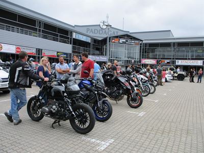 Fietse brom vir 'n goeie doel