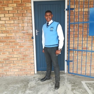 Seun werk hard vir eie skoolgeld
