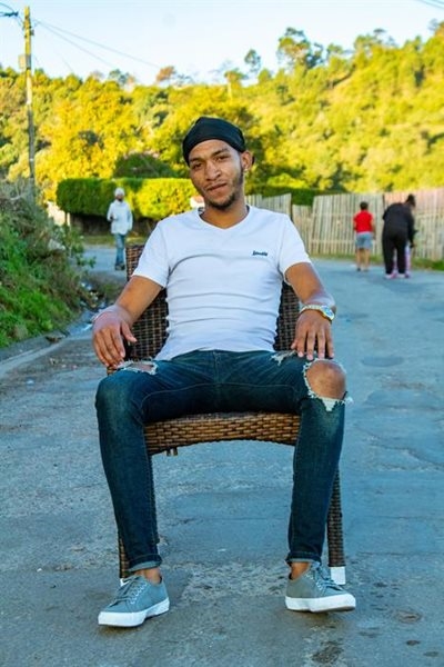 Music against gangsterism