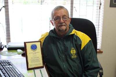 Dave vereer vir sportbydrae