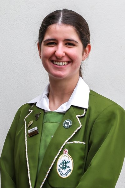 Graaff-Reinet matriculant shines with eight distinctions