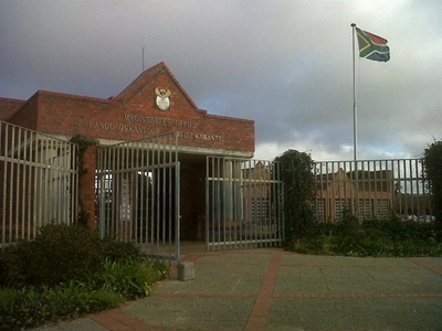 Laerskool onderwyser vandag in hof  