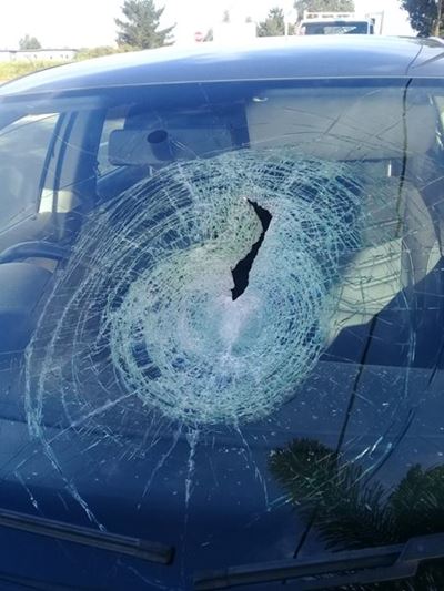 Baksteen tref motor op N2