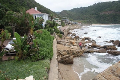 Urgent high tide warning