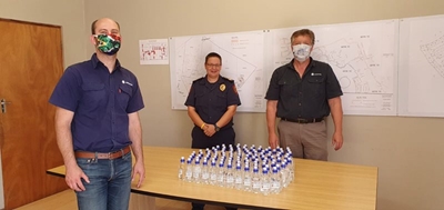 Masks and sanitiser donated to Oudtshoorn JOC