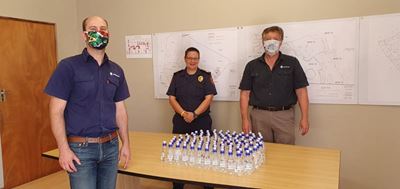 Masks and sanitiser donated to Oudtshoorn JOC