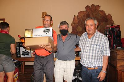 Mooney en Adams wen gholfdag