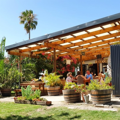 Restaurants: to deliver, or not