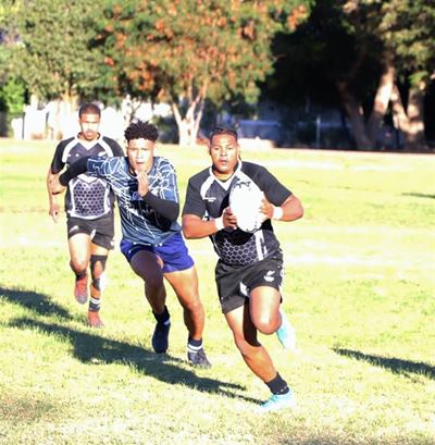 All Blacks en Collegians wen; Bridgton verloor