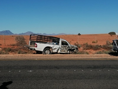 Bakkie tref vragmotor
