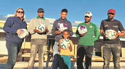 Kwanokuthula clubs score new soccer balls