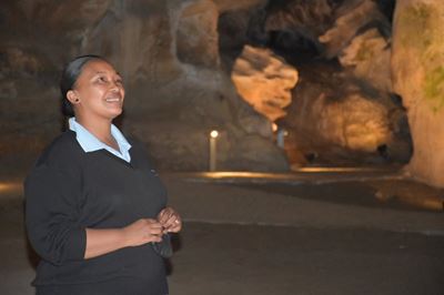 Singende toergids vermaak toeriste