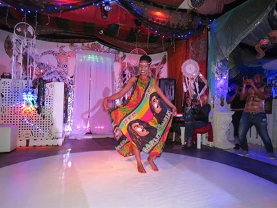 Fashion fun for Famsa