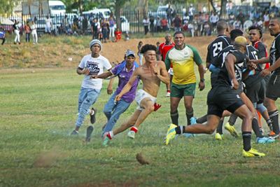 Rugbyspeler saai amok