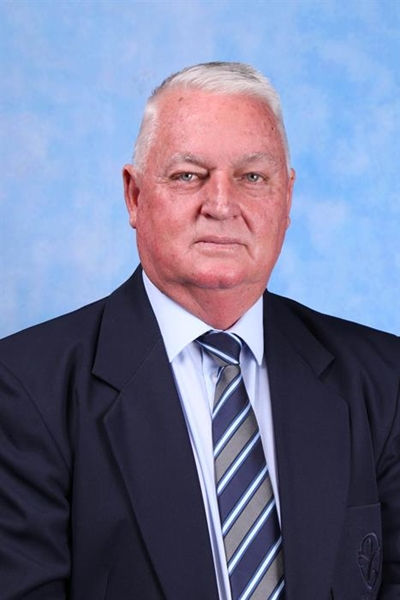 Glenwood founding principal retires