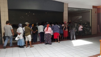 Sparks fly over Knysna fire donations