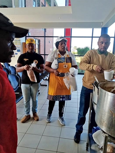 Amakhosi fans honour Mandela Day