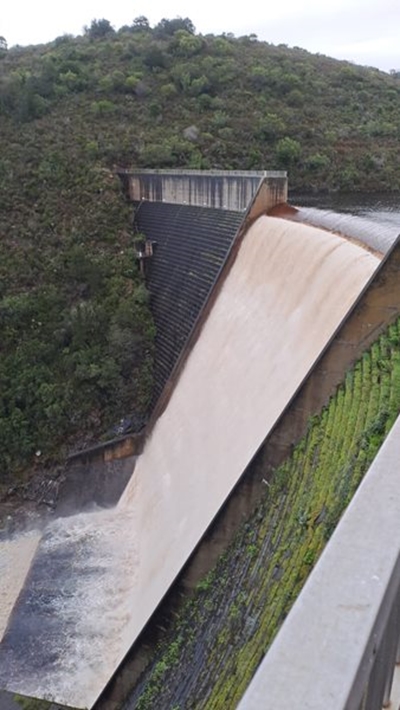 Outeniqua Pas gesluit