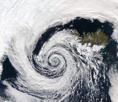 Weather Service issues yellow level 2 warning for waves in Western Cape