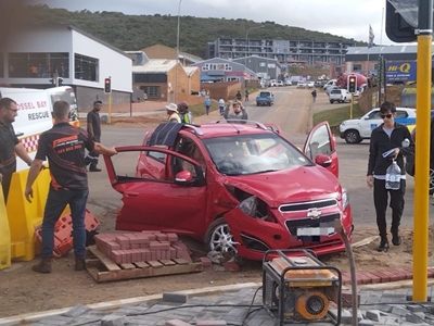 Taxi and vehicle collide on Louis Fourie Road, injuries reported
