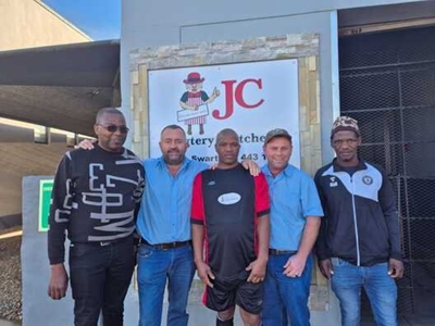 Slagter borg sokkertruie vir Hessequa United Legends