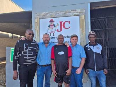 Slagter borg sokkertruie vir Hessequa United Legends
