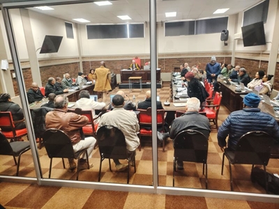 DA-vennote stem teen begroting saam met ANC