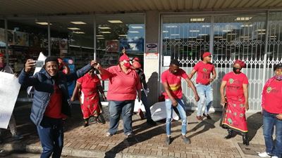EFF on mall hopping spree in Garden Route