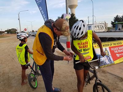 Hou veilige afstand van fietsryers