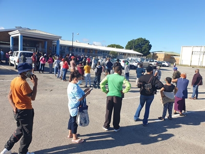 Lang rye vir kliniekbesoek