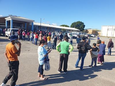 Lang rye vir kliniekbesoek