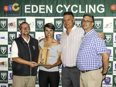 Eden-fietsry vereer lede