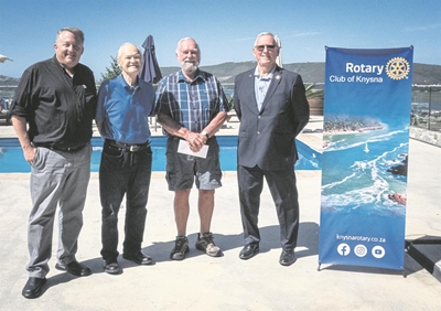 Honouring retiring Rotarians