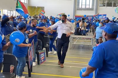 Last-minute popularity surge for Steenhuisen, online sentiment shows