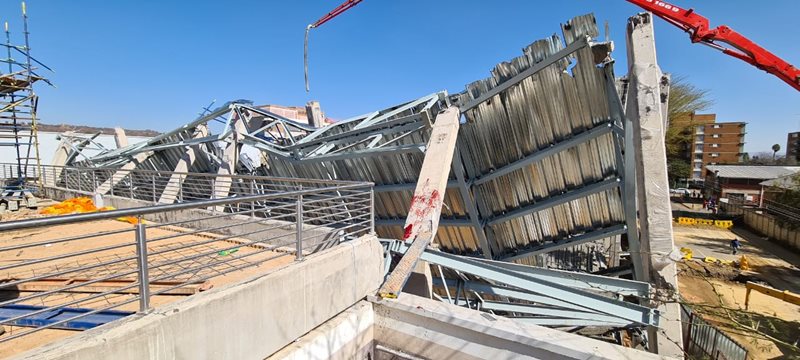 1 killed after Pretoria shopping centre collapses | George Herald