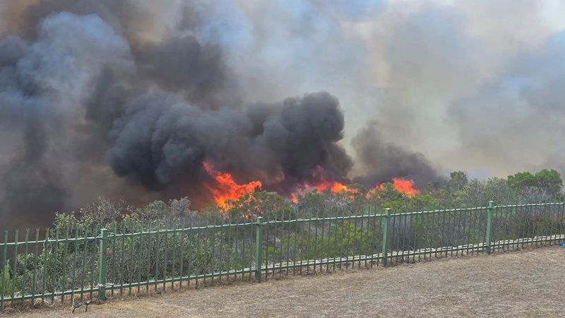 ‘Die vuur was om ons, en toe draai die wind’