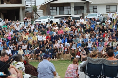 Kersdiens by die amfiteater