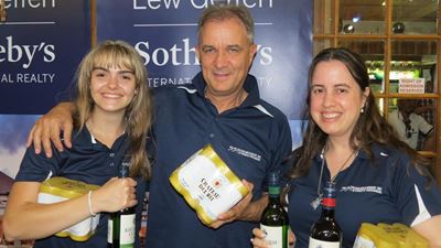 Stadler and Swart team leads business bowls