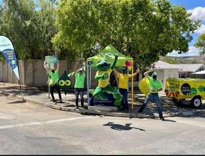 Frogfoot fibre extends to Oudtshoorn