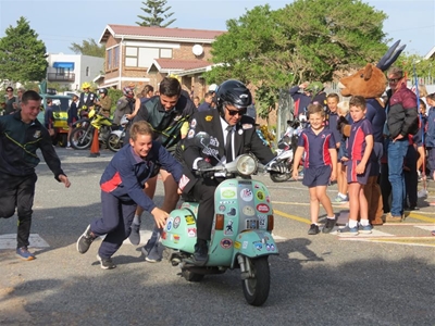 Bertie Barnard se Scooter-toer