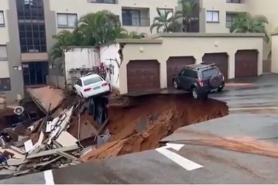 Umdloti complex evacuated after washaway
