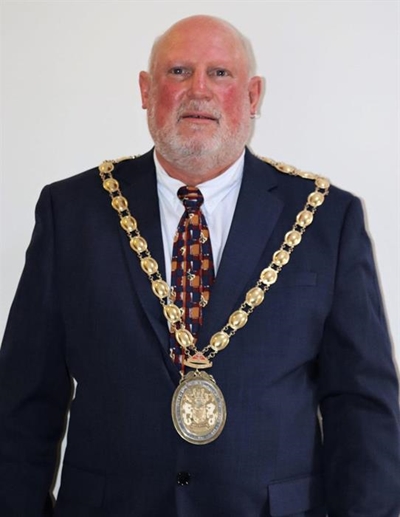 Bitou mayor and muni commended