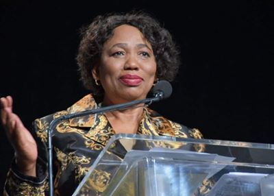 Motshekga pays tribute to "critical" teachers