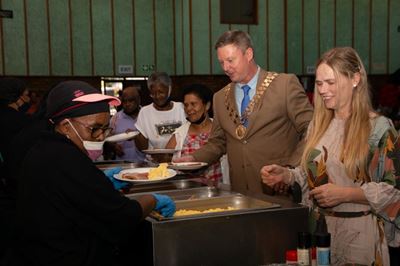 Ontbyt maak harte en hande wawyd oop