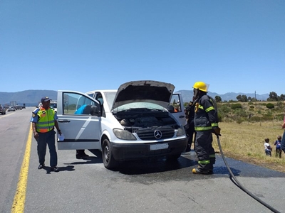 Motorenjin slaan aan die brand